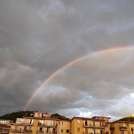 B&B Stefani Salerno Bagian luar foto