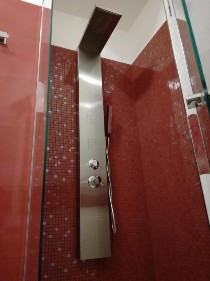 B&B Stefani Salerno Bagian luar foto