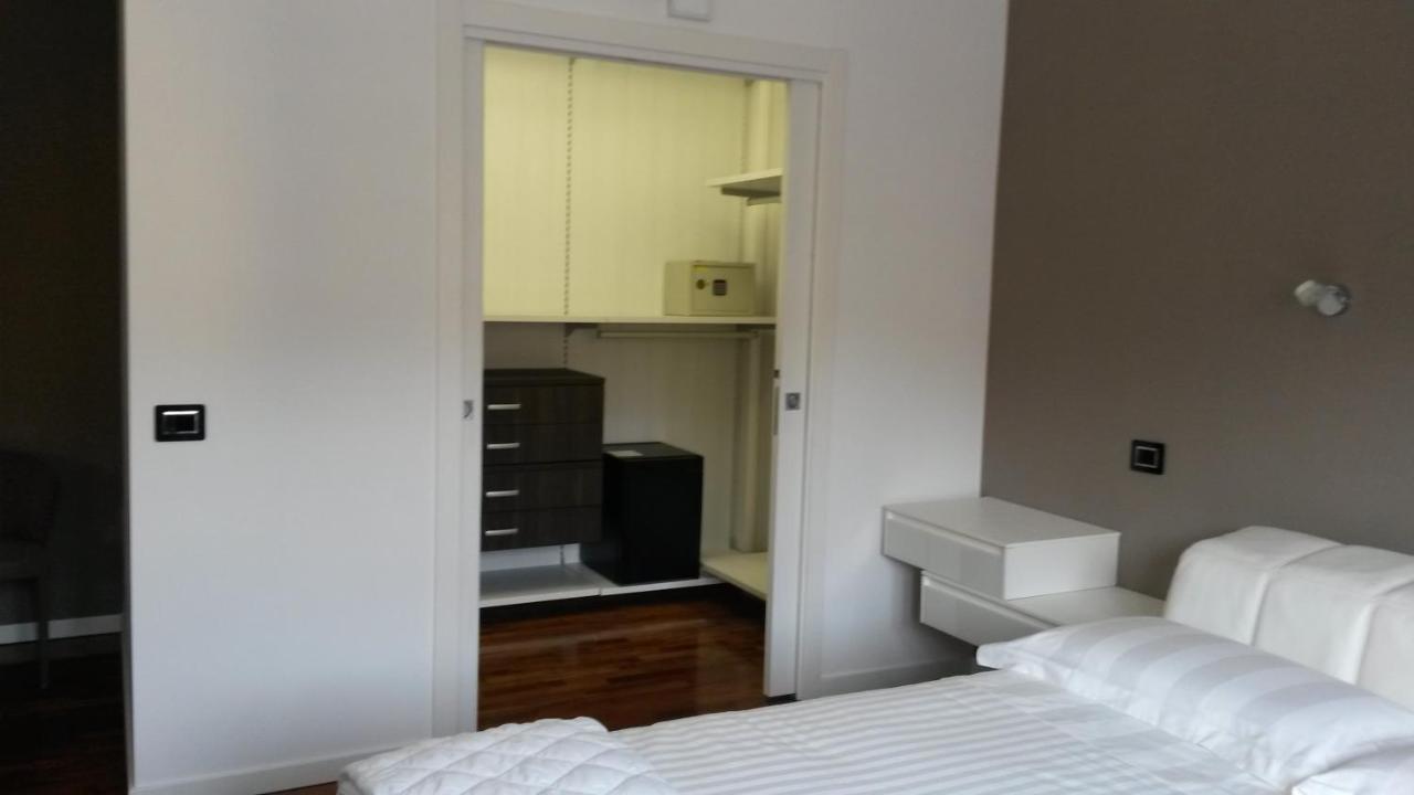 B&B Stefani Salerno Bagian luar foto