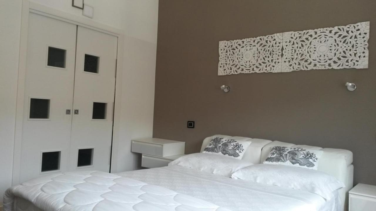 B&B Stefani Salerno Bagian luar foto