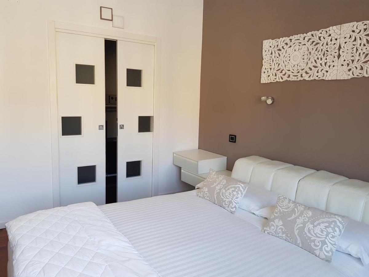 B&B Stefani Salerno Bagian luar foto