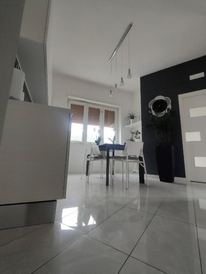 B&B Stefani Salerno Bagian luar foto