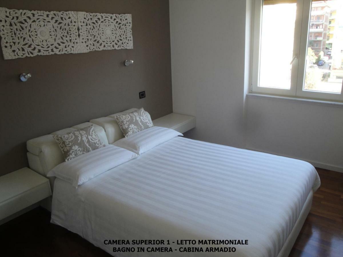 B&B Stefani Salerno Bagian luar foto