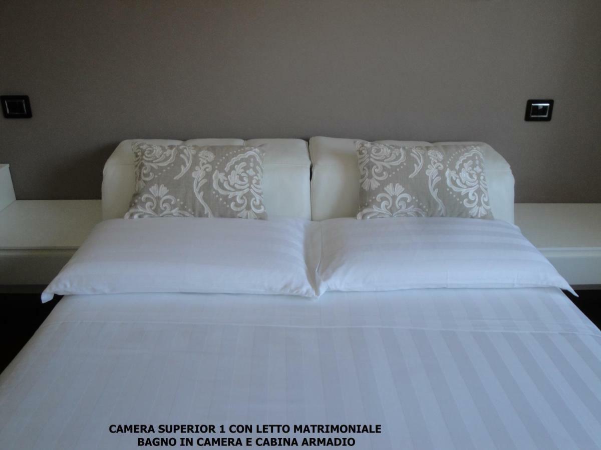 B&B Stefani Salerno Bagian luar foto